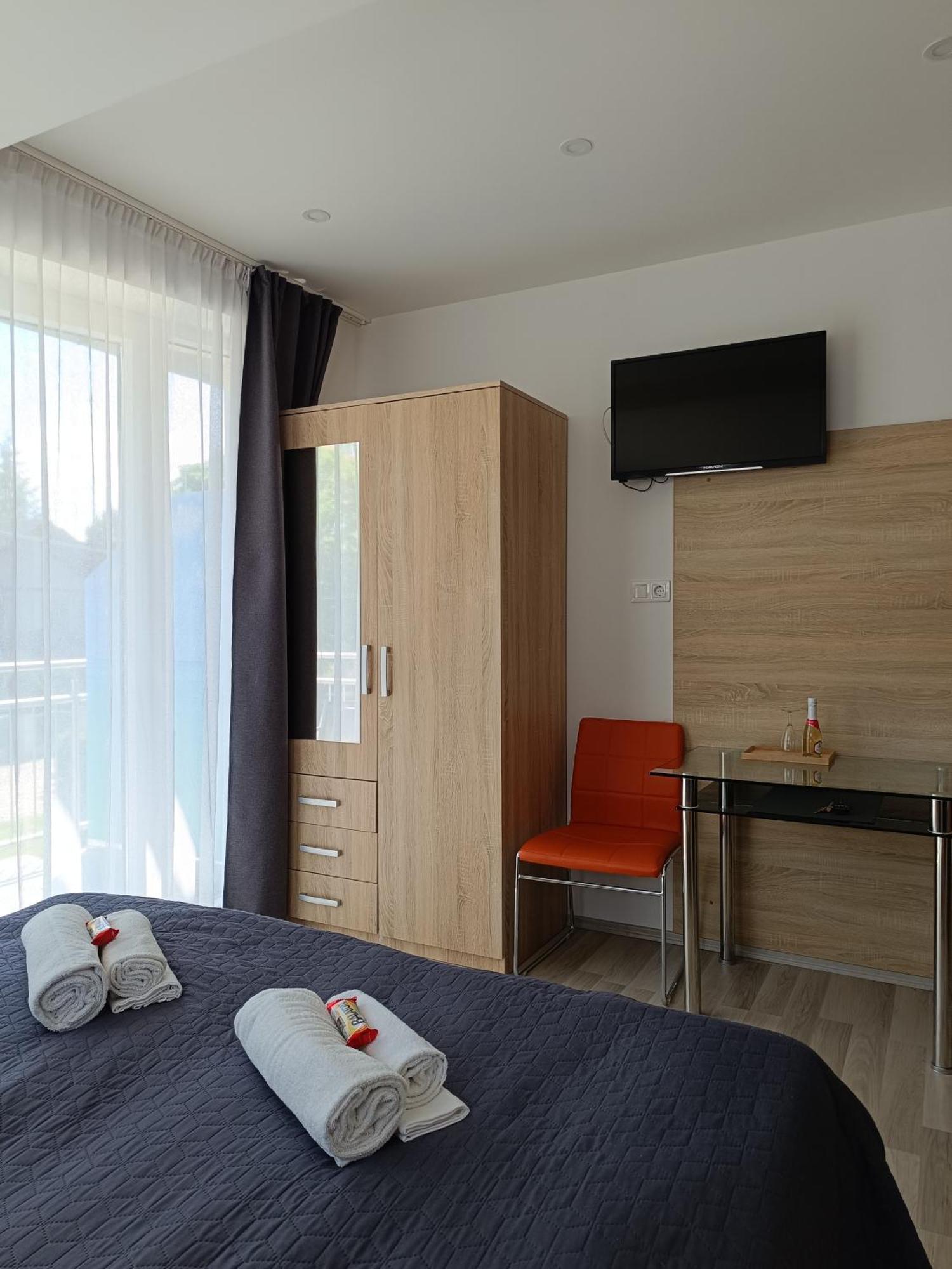 Ujhely Apartmanhaz Шиофок Экстерьер фото
