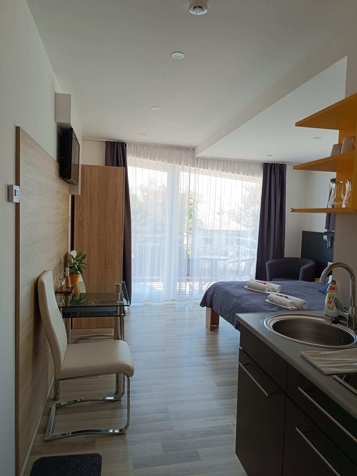 Ujhely Apartmanhaz Шиофок Экстерьер фото