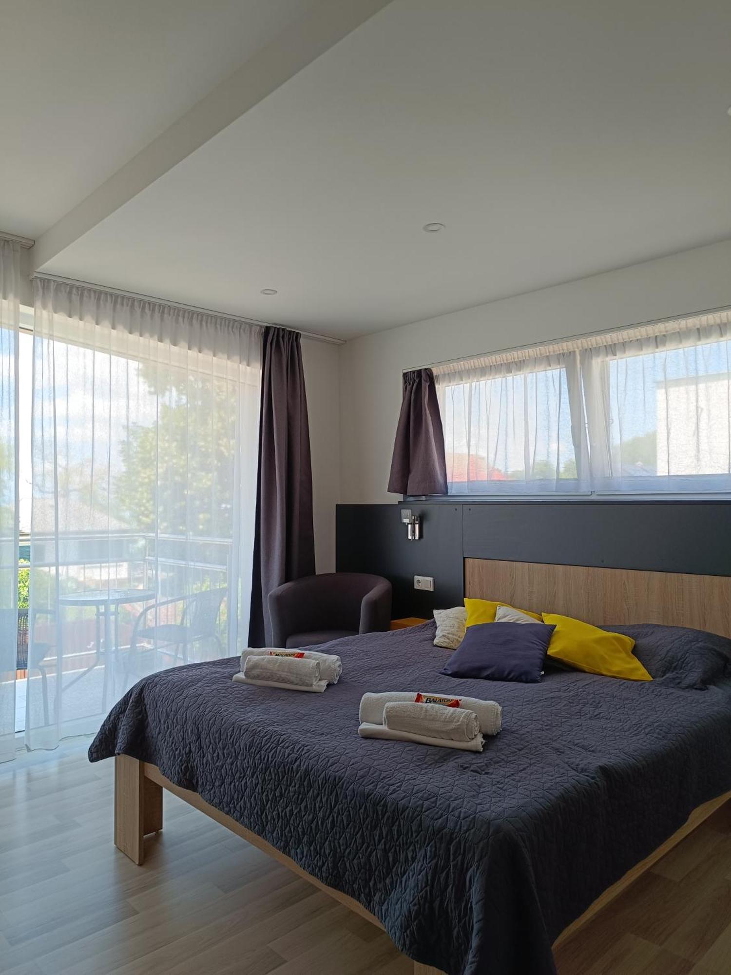 Ujhely Apartmanhaz Шиофок Экстерьер фото