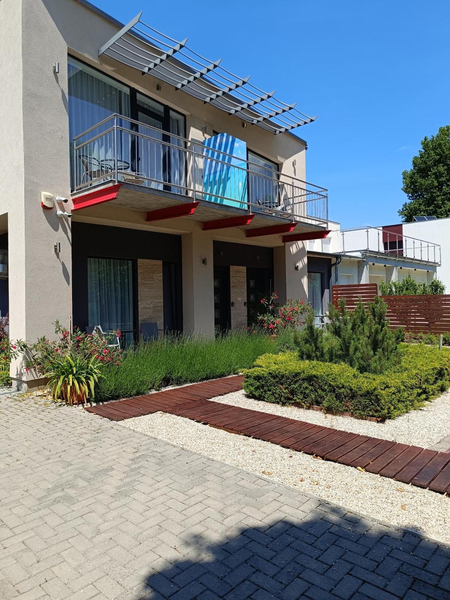 Ujhely Apartmanhaz Шиофок Экстерьер фото
